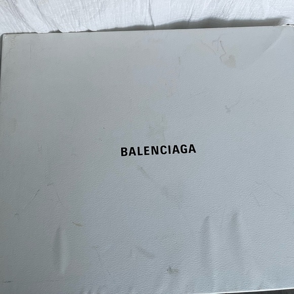 BALENCIAGA Triple S Sneakers | Size 39 - Picture 6 of 7
